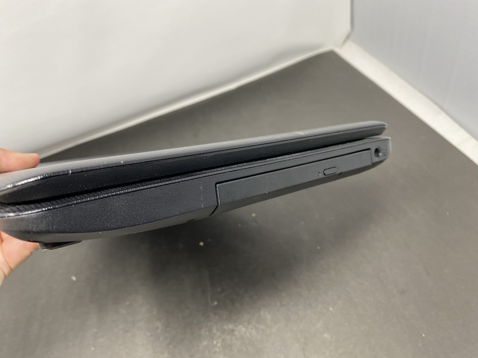 Toshiba Satellite C655 Laptop, Battery Needs Replacing