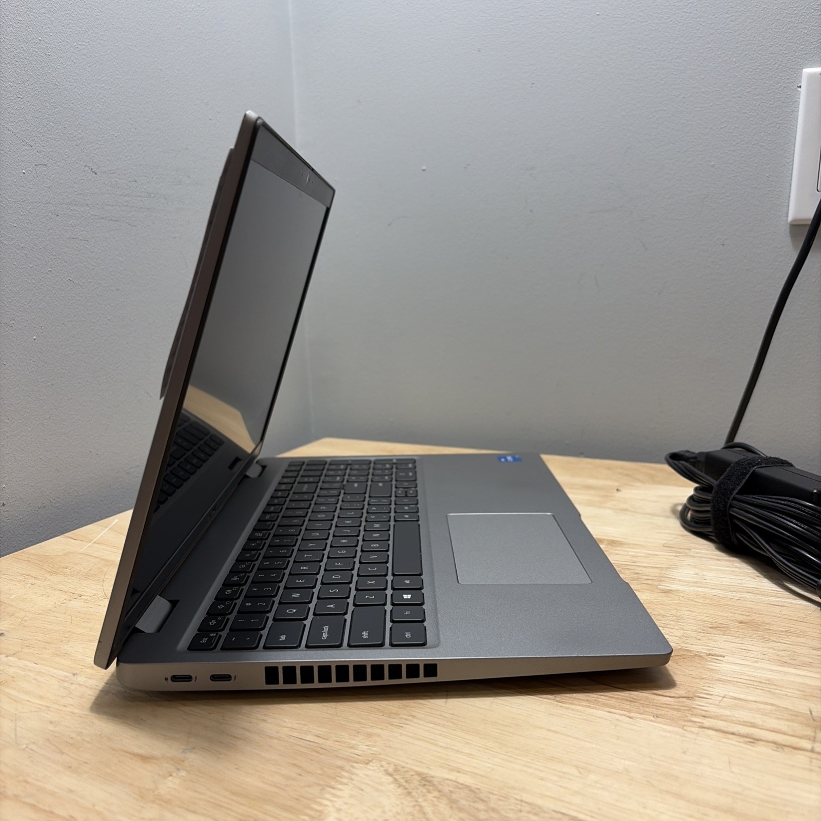 Dell Latitude 5520 Core i5-1135G7 2.40GHz, 16GB, 256GB SSD WebCam, WiFi W11 Cord