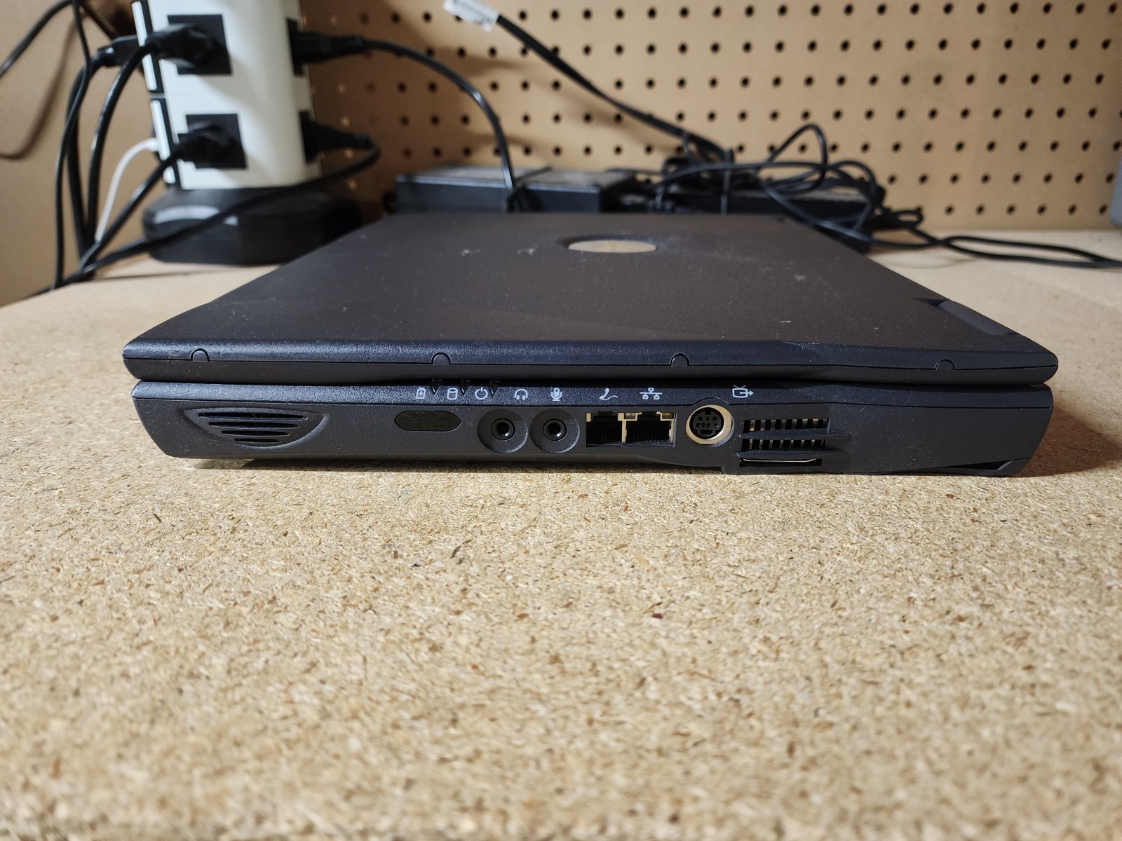 Dell Latitude C640 Pentium 4 Mobile 2.2GHz 512MB RAM No HDD/OS/Caddy Radeon GPU