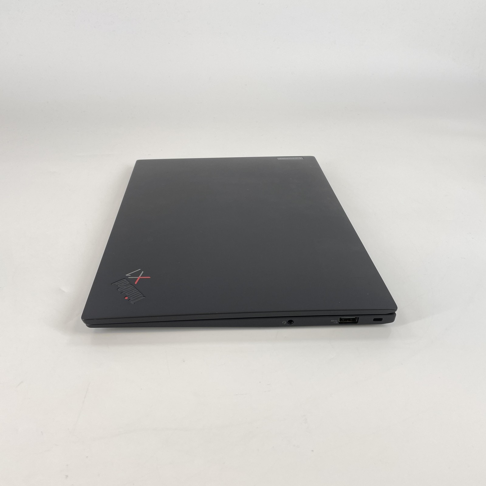 Lenovo ThinkPad X1 Carbon Gen 10 14 FHD+ 2.1 GHz i7-1260P 16GB 512GB SSD