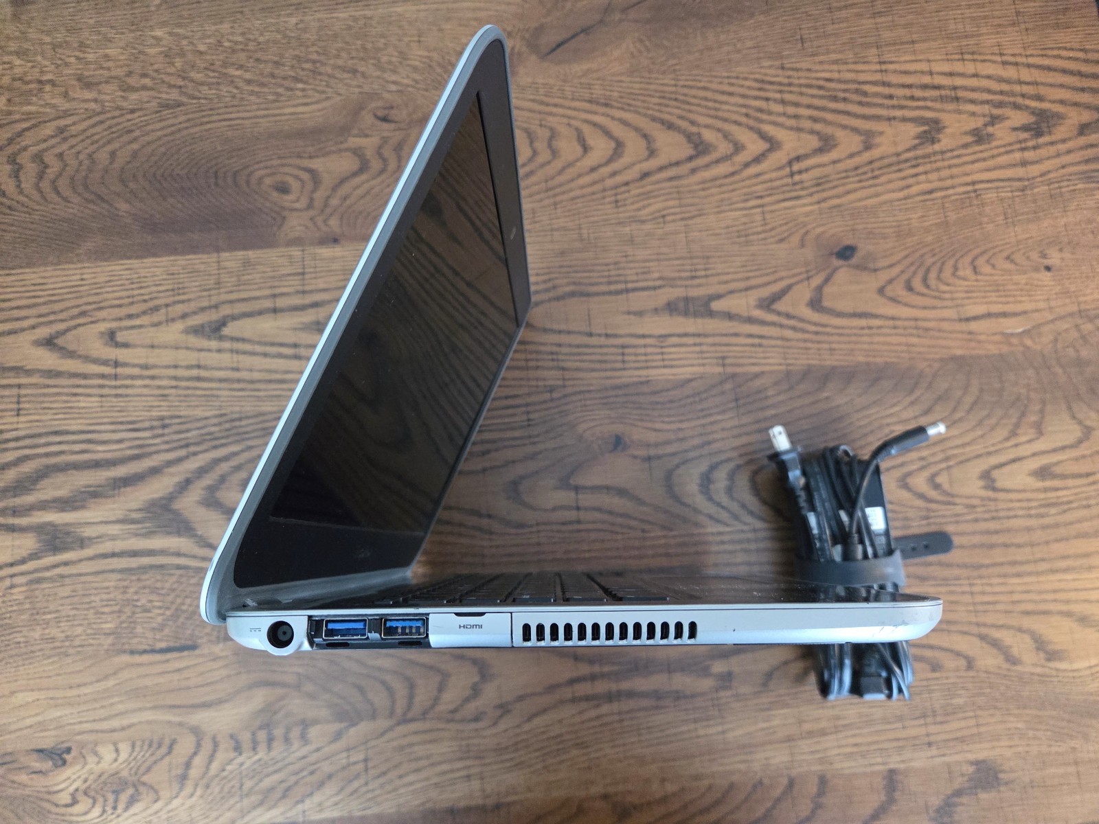Dell Inspiron 5323 Intel Core i3-2367M 1.4 GHz 6 GB RAM 13″ 500 GB SATA HD Win7