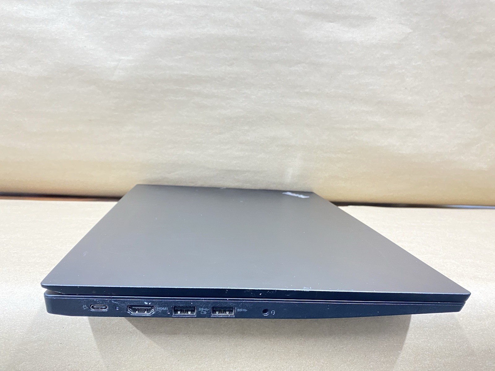 Lenovo E585 – 15.5′ FHD- AMD Ryzen 5 2500U – 4GB – 256GB – Win 10 NO Battery