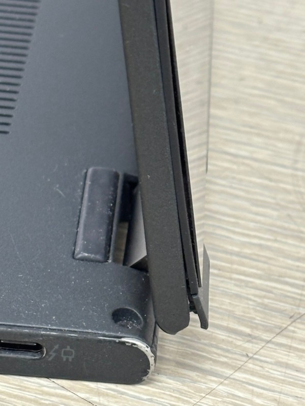 Lenovo ThinkPad X13 Yoga 13″ Touch i5-1145G7 16GB 256GB SSD W11Pro ~Screen issue