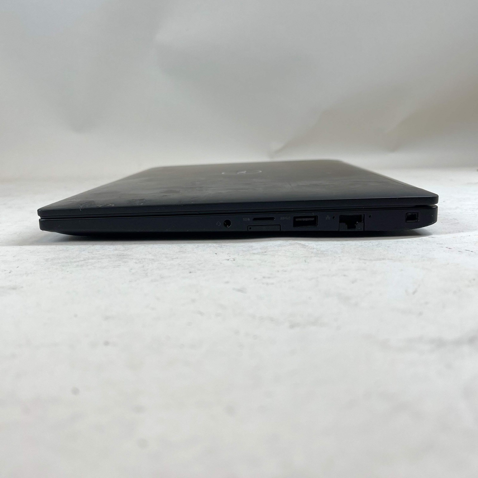 Broken Dell Latitude 7490 14″ i5-8350U 1.6GHz 8GB RAM 256GB SSD Cracked Screen