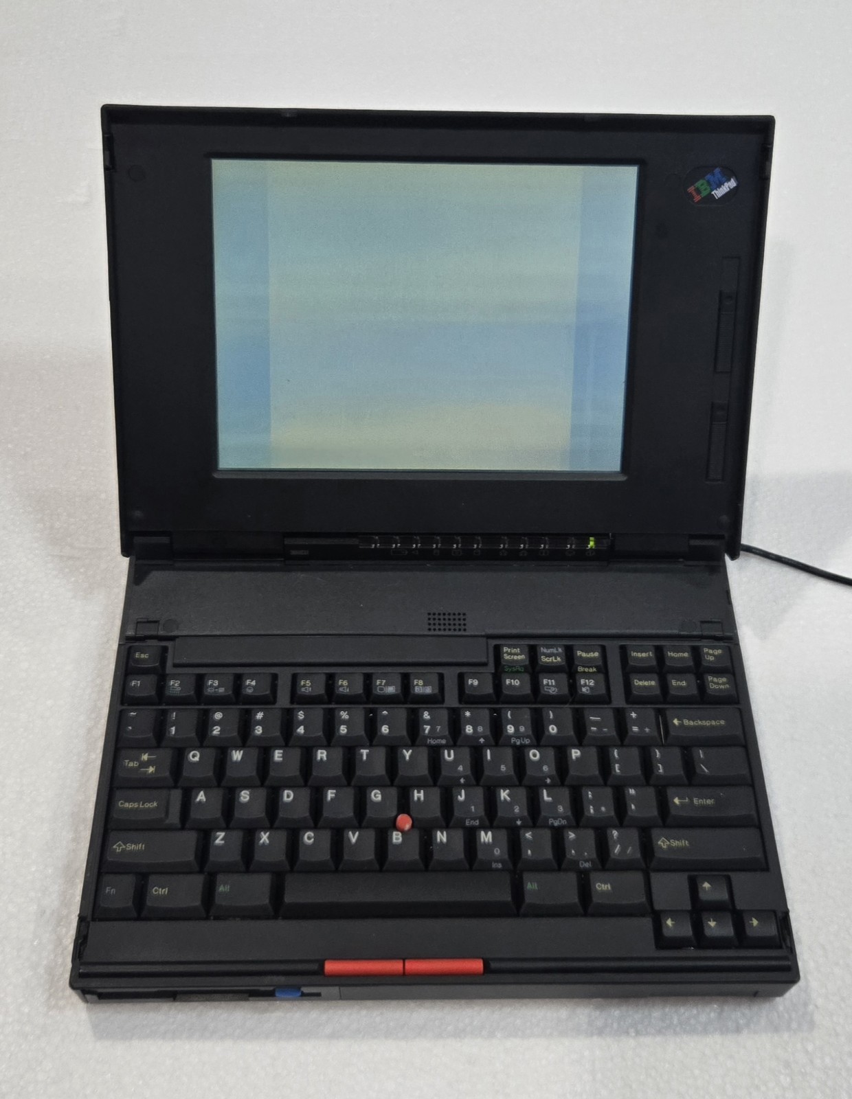 VINTAGE IBM THINKPAD 2620 ORIGINAL POWER SUPPLY ,POWERS ON BUT ISN’T FUNCTIONING