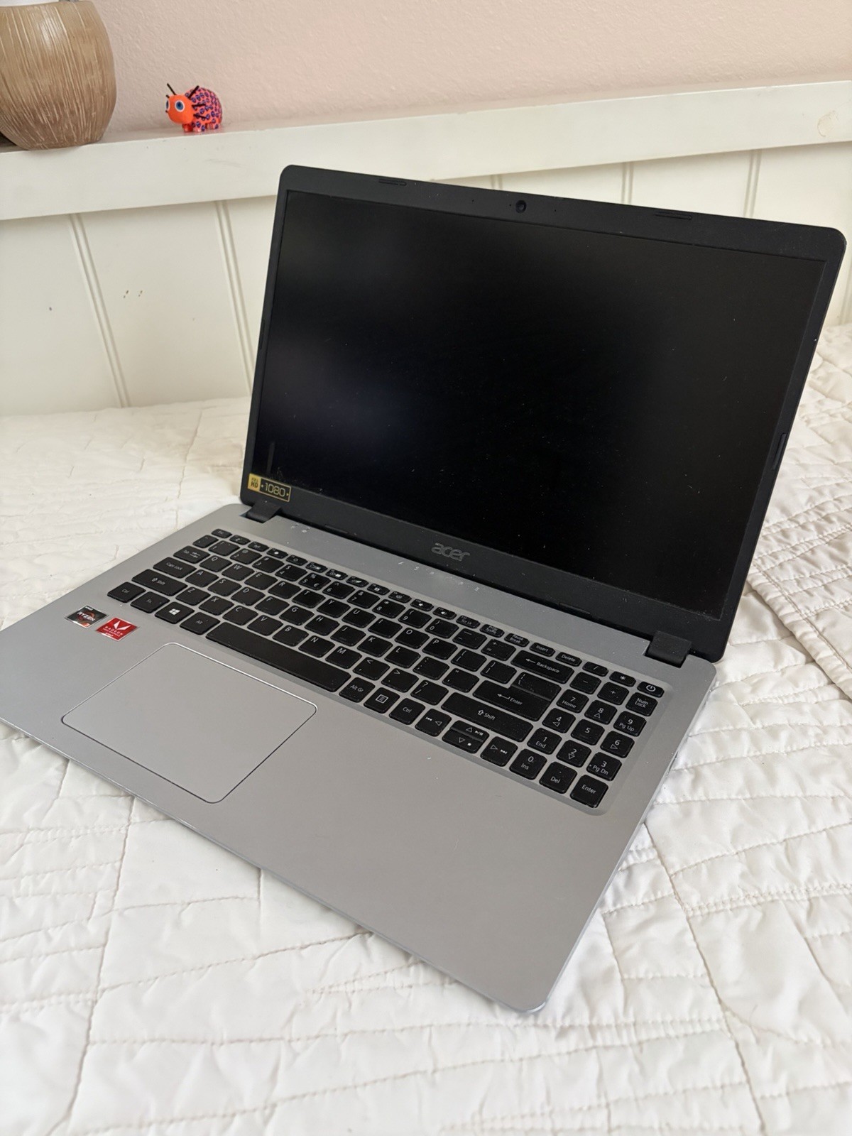 Acer Aspire 5 15.6″ (512 GB SSD, 16GB Ram AMD Ryzen 3200U, 2.6GHz) Laptop