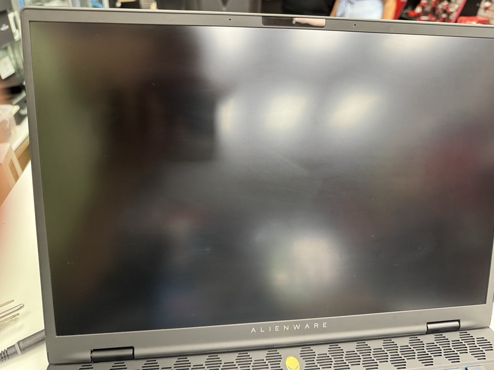 Dell Alienware M16 R2 QHD+ 240Hz 3.8 GHz Ultra 7 155H 16GB 1TB SSD RTX 4070 Good