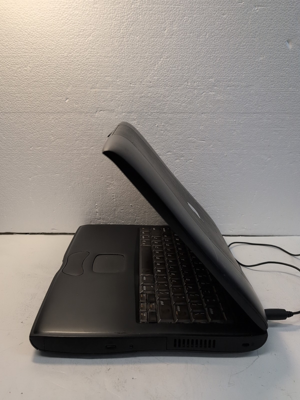 🔥 Apple Macintosh PowerBook G3 Laptop With AC Adapter (NO OS, READ) –