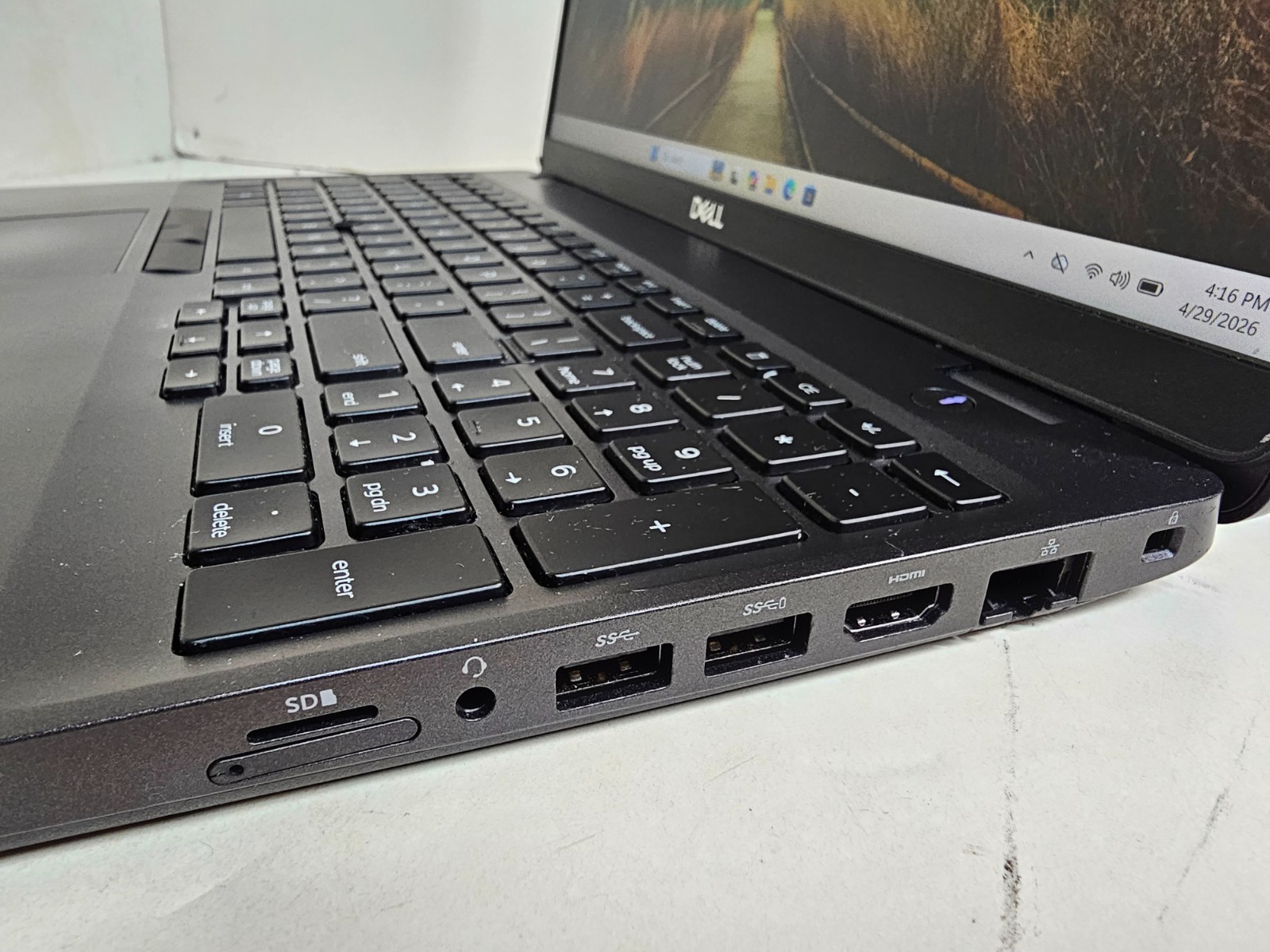 Dell Precision 3541 Laptop – 2.6 GHz i7-9750H 16GB 256GB SSD P620 15.6″ – SP10