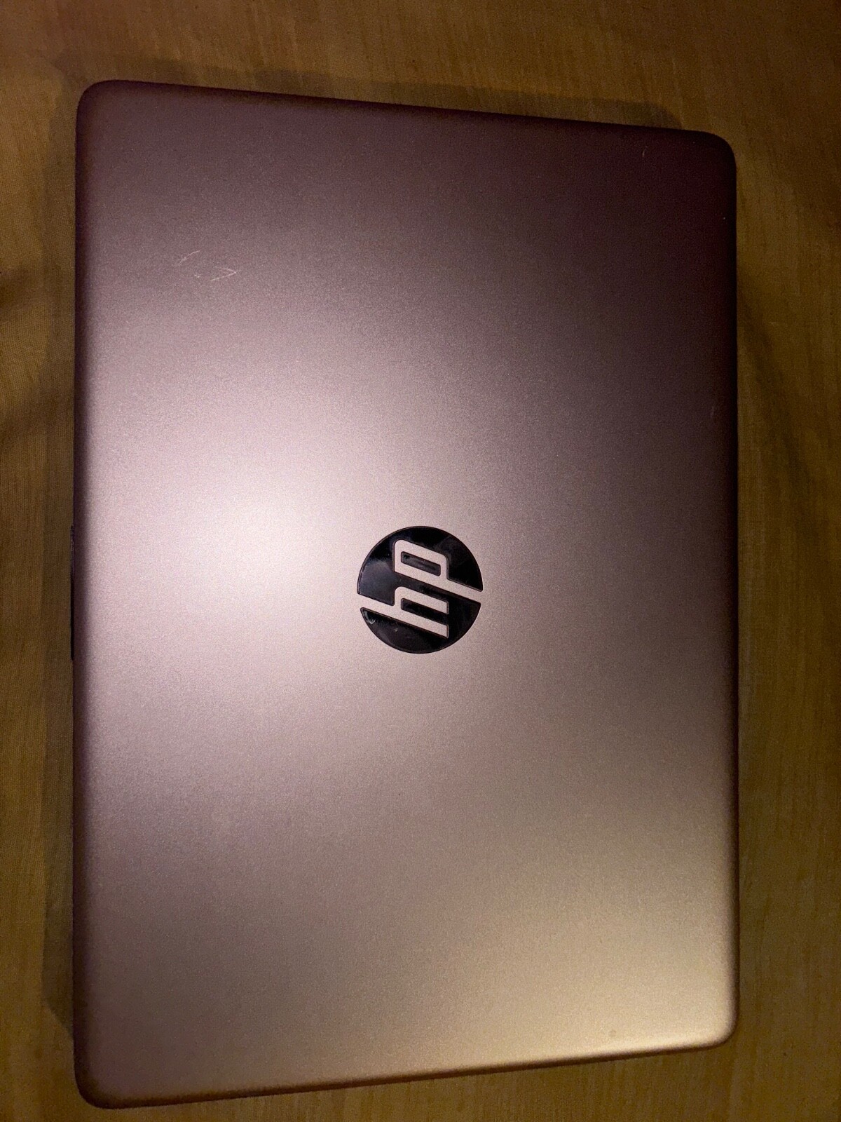 PINK USED HP LAPTOP COMPUTER ( comes with charger included)