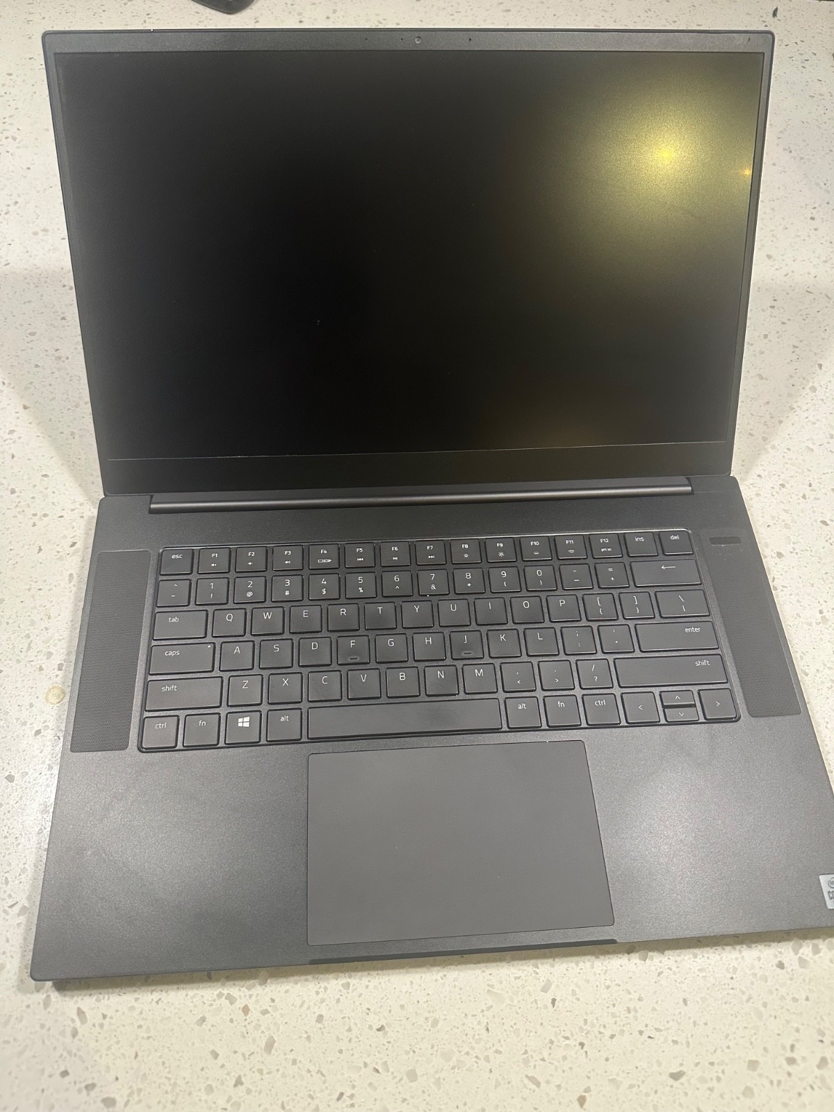 Razer Blade 15.6″ (1.5TB M.2 , Intel Core i7 10th Gen., 2.60GHz, 32GB) Gaming…