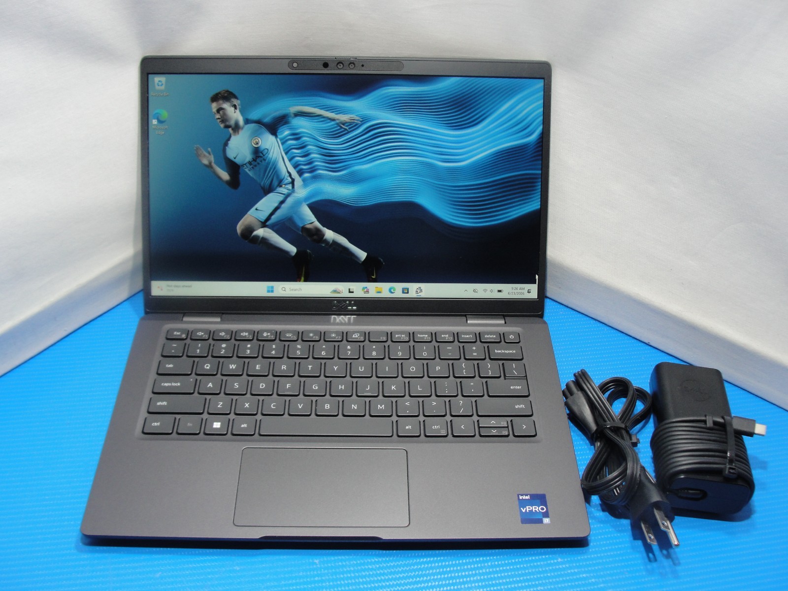 Dell Latitude 7330 13.3″FHD Core vPRO i7-1265U 1.8GHz 16GB RAM 512GB SSD+Charger