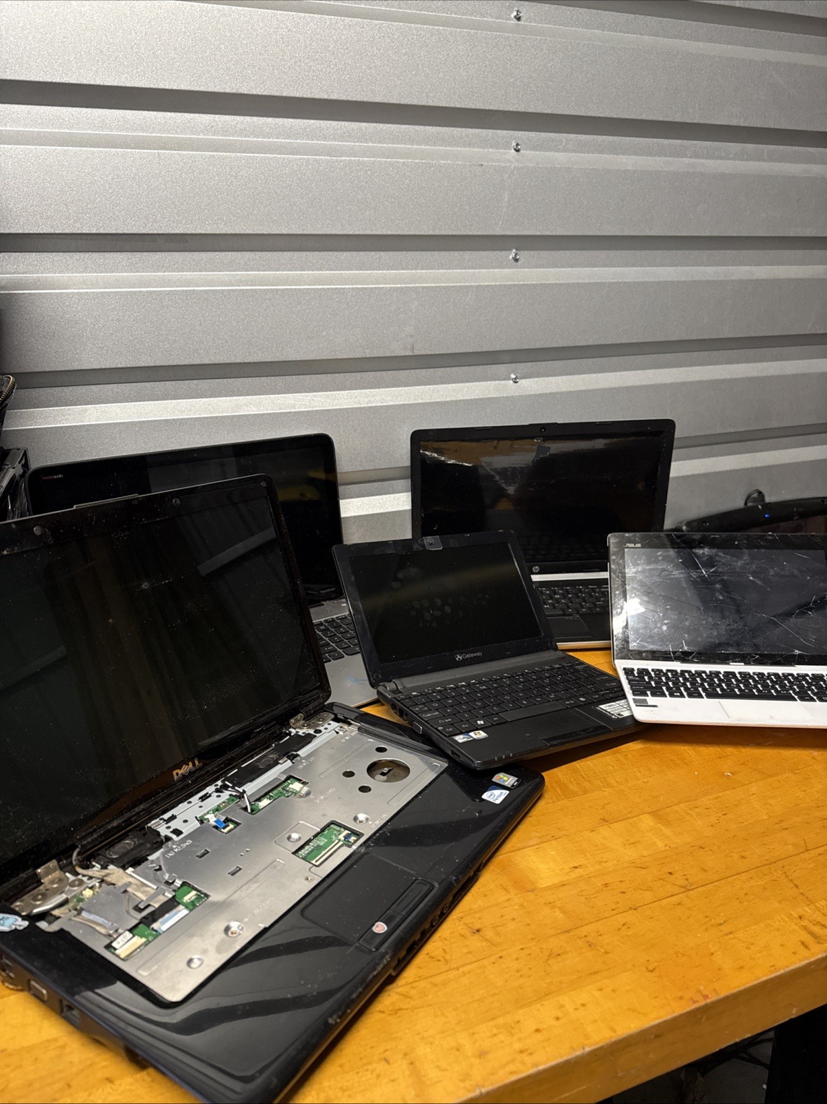 Laptops White ASUS GATEWAY LT2805u HP 15, hp DELL READ PARTS Only