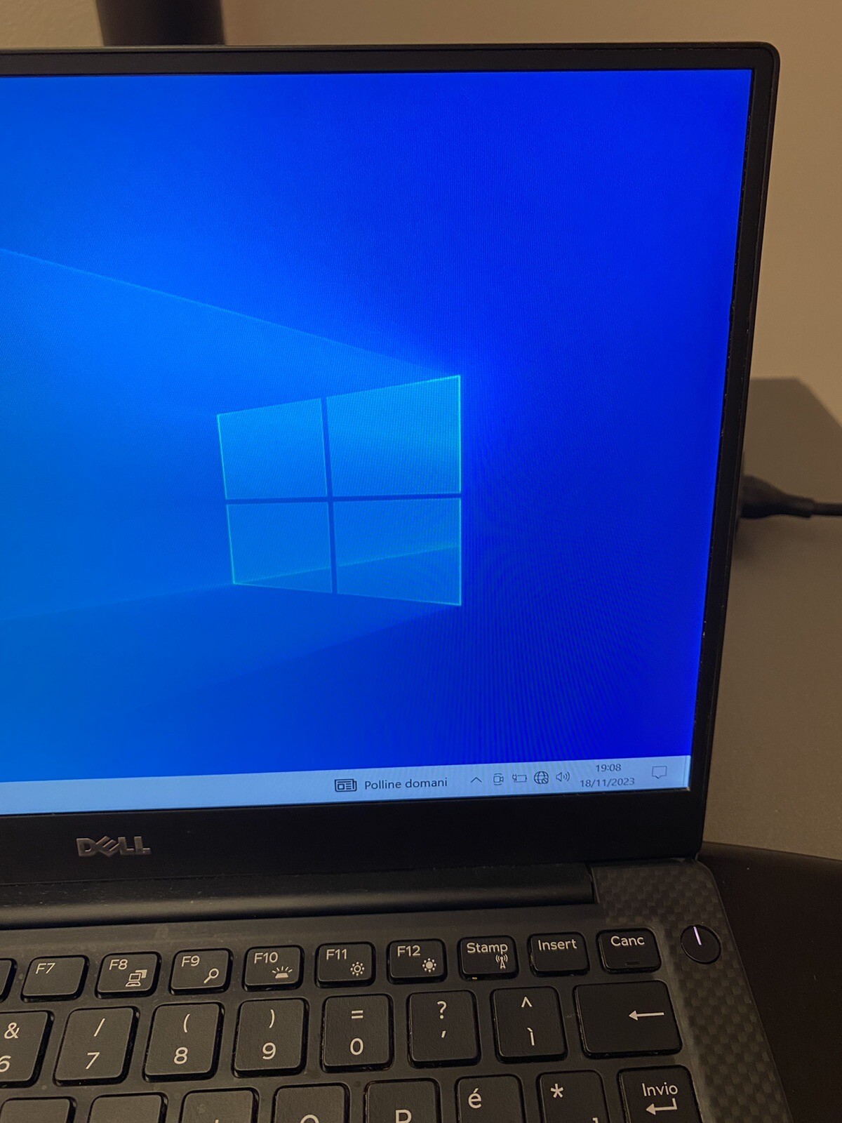DELL XPS 13 9350 13.3″ INTEL i7-6500U 2.50GHz 8GB RAM 256GB SSD WINDOWS 10!!