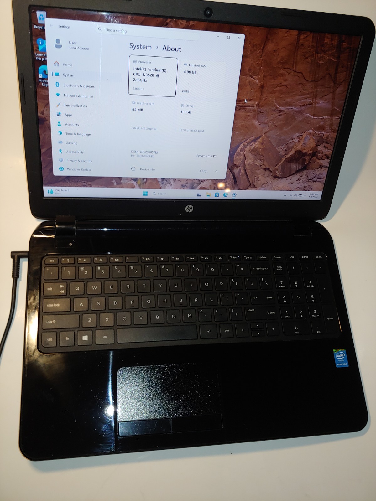 HP 15.6″ Windows 11 Laptop Pentium N3520 4GB RAM 128GB SDD No Battery