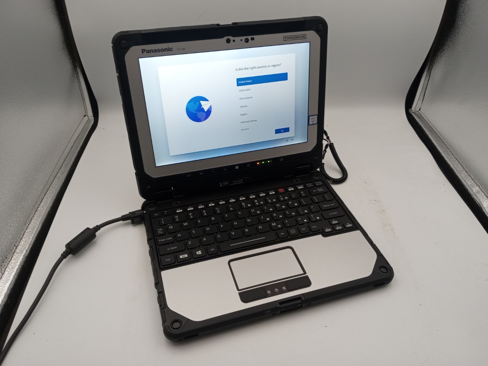 Panasonic Toughbook CF-20 10.1″ Touch Intel i5-7Y57 8GB RAM 128GB SSD Windows 11