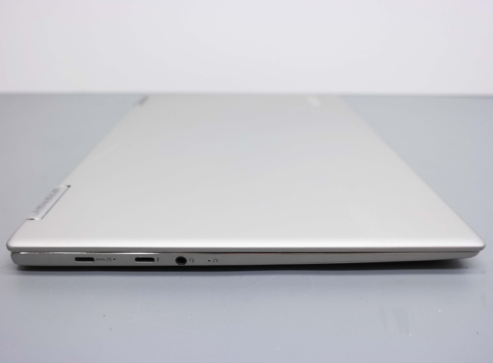 Lenovo Yoga 720 13.3″ Core i5-7200U 8GB 256GB SSD Silver
