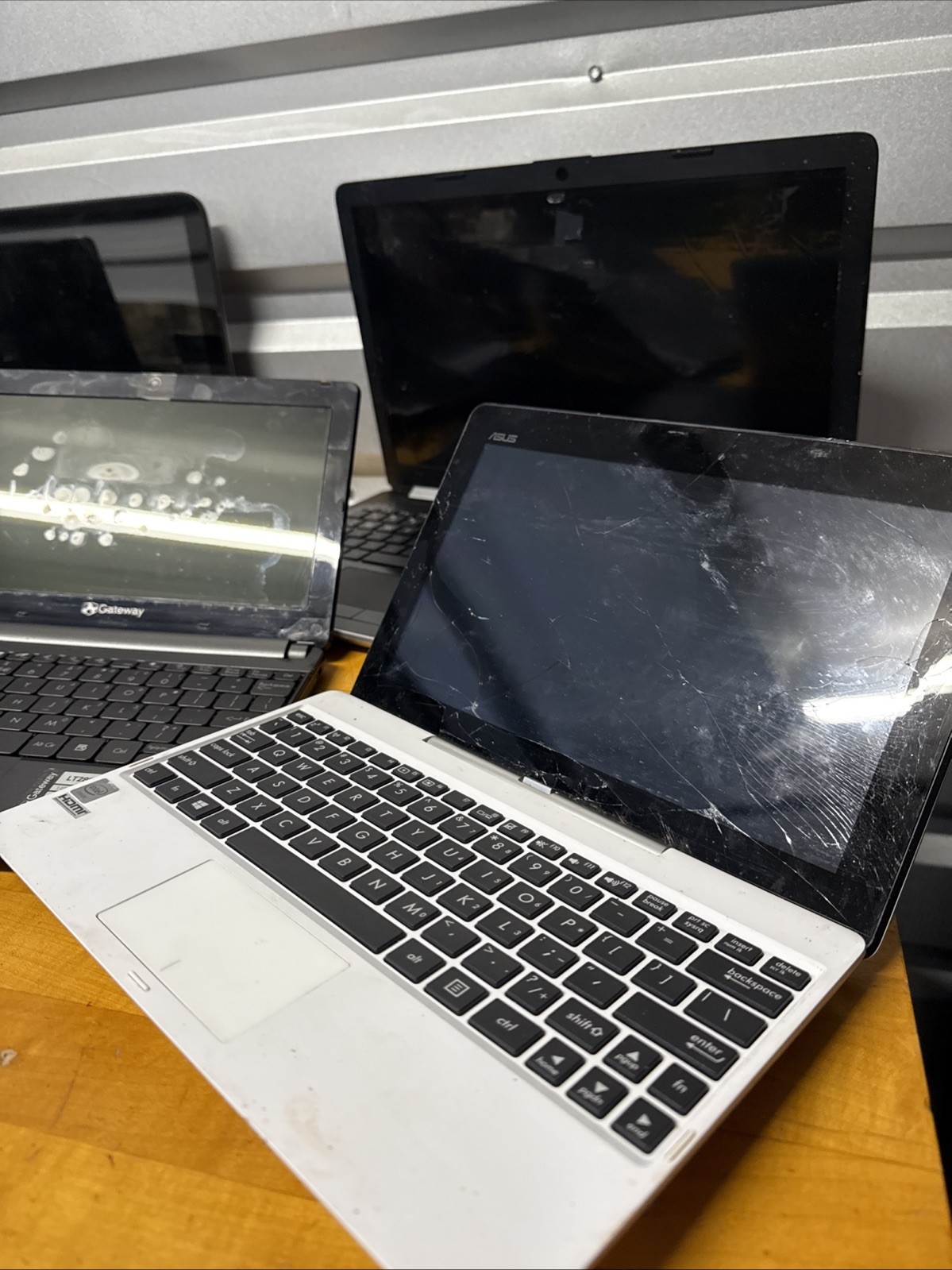 Laptops White ASUS GATEWAY LT2805u HP 15, hp DELL READ PARTS Only