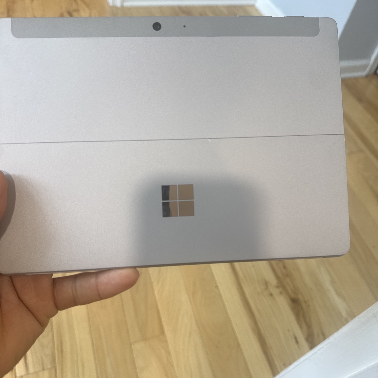 Microsoft Surface Go 2 10.5” Intel m3 4GB RAM 64GB SSD Touchscreen Silver