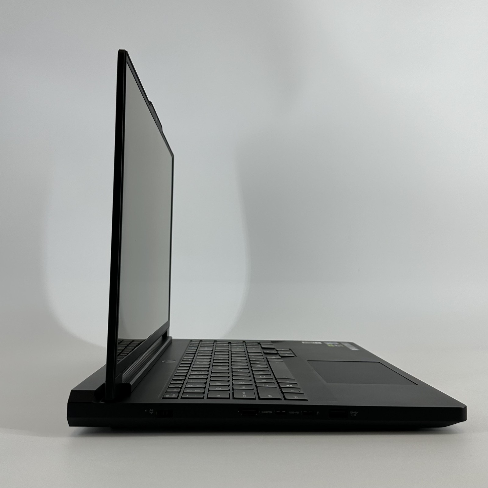 Lenovo Legion Pro 7i Gen 10 16 QHD+ 2.4 GHz Ultra 7 255HX 32GB 2TB RTX 5070 Ti