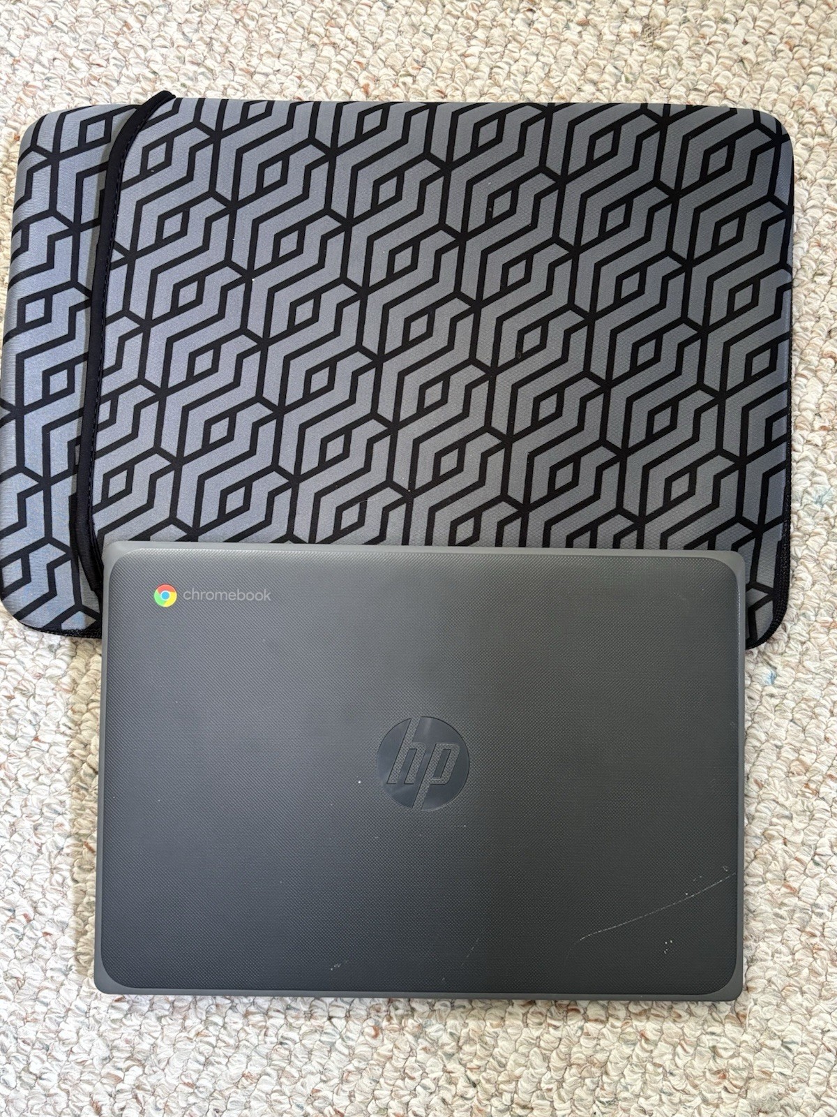 HP Chromebook 11 G8 EE Laptop Computer W/ Cloth Foam Case Turns On READ
