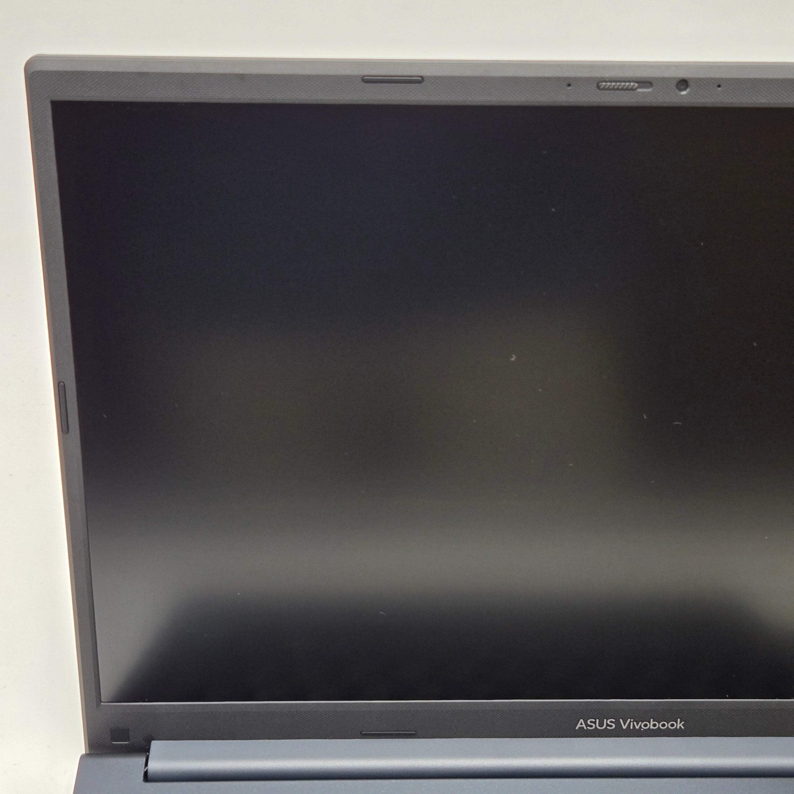 Asus VivoBook F1504V 15-inch Core i3 13th Gen 8GB RAM 512GB – Used w/ Charger