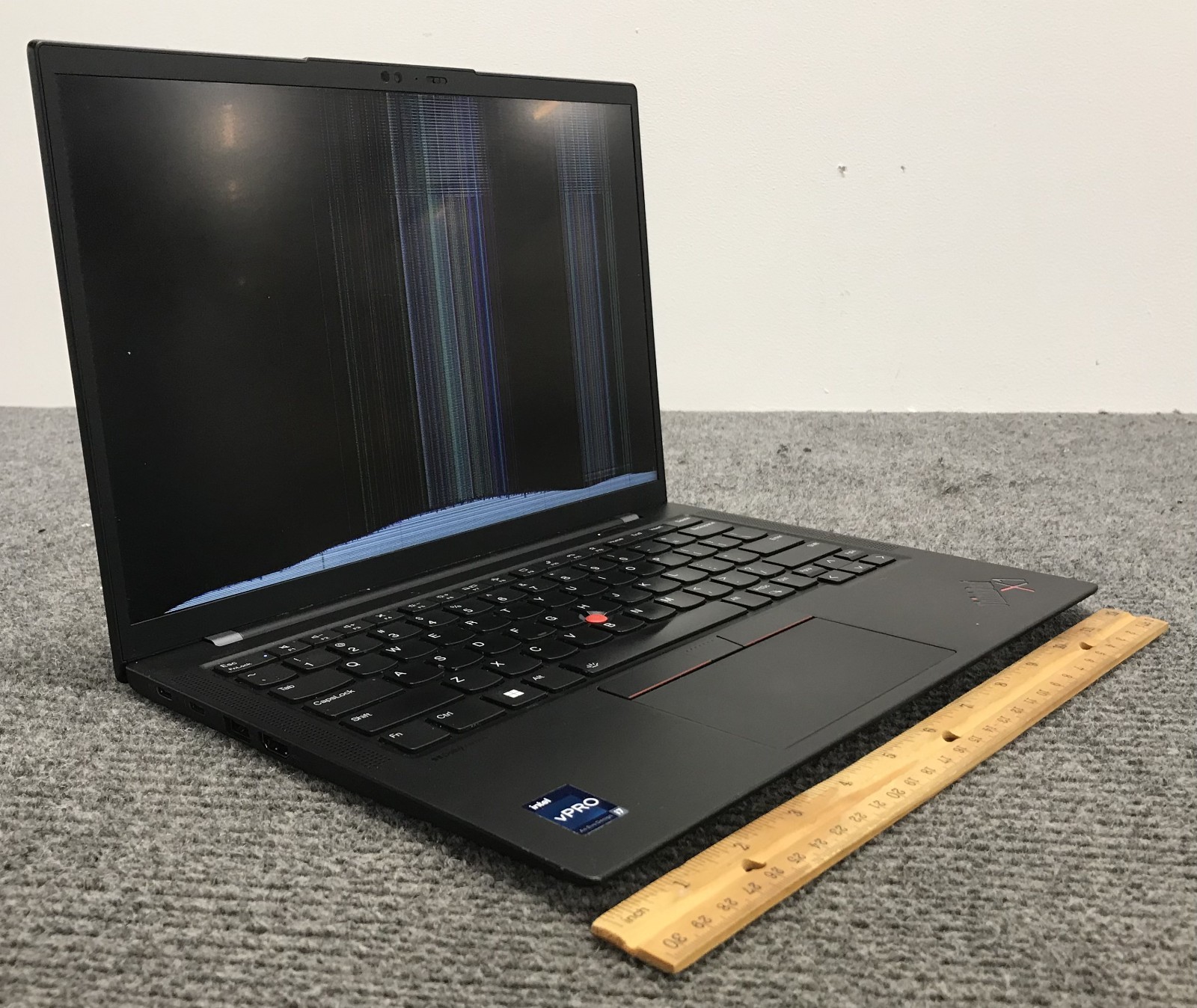 Lenovo ThinkPad X1 Carbon Gen 11 14″ Laptop i7-1365U 32GB RAM 1TB NVMe, As Is