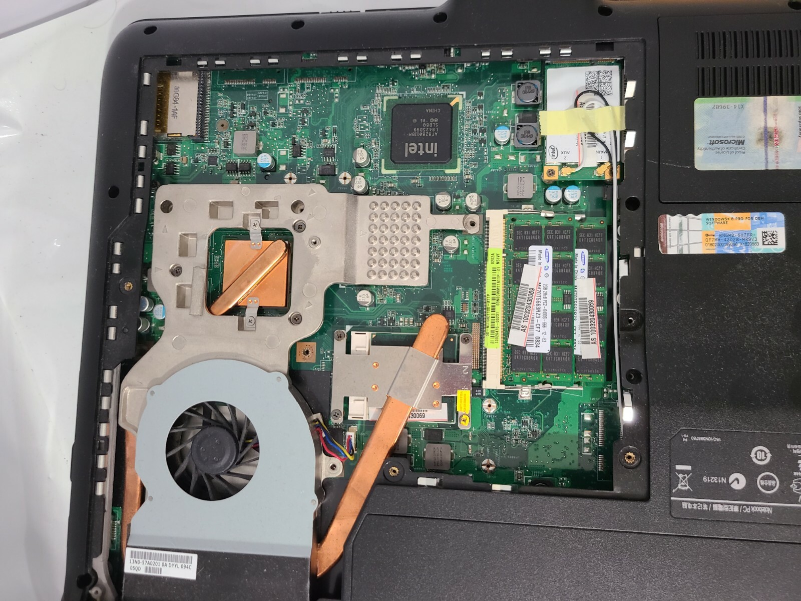 Asus N81V Series Intel Core 2 Duo T9550 2.6Ghz 4GB DDR3 No HDD 14″ Laptop