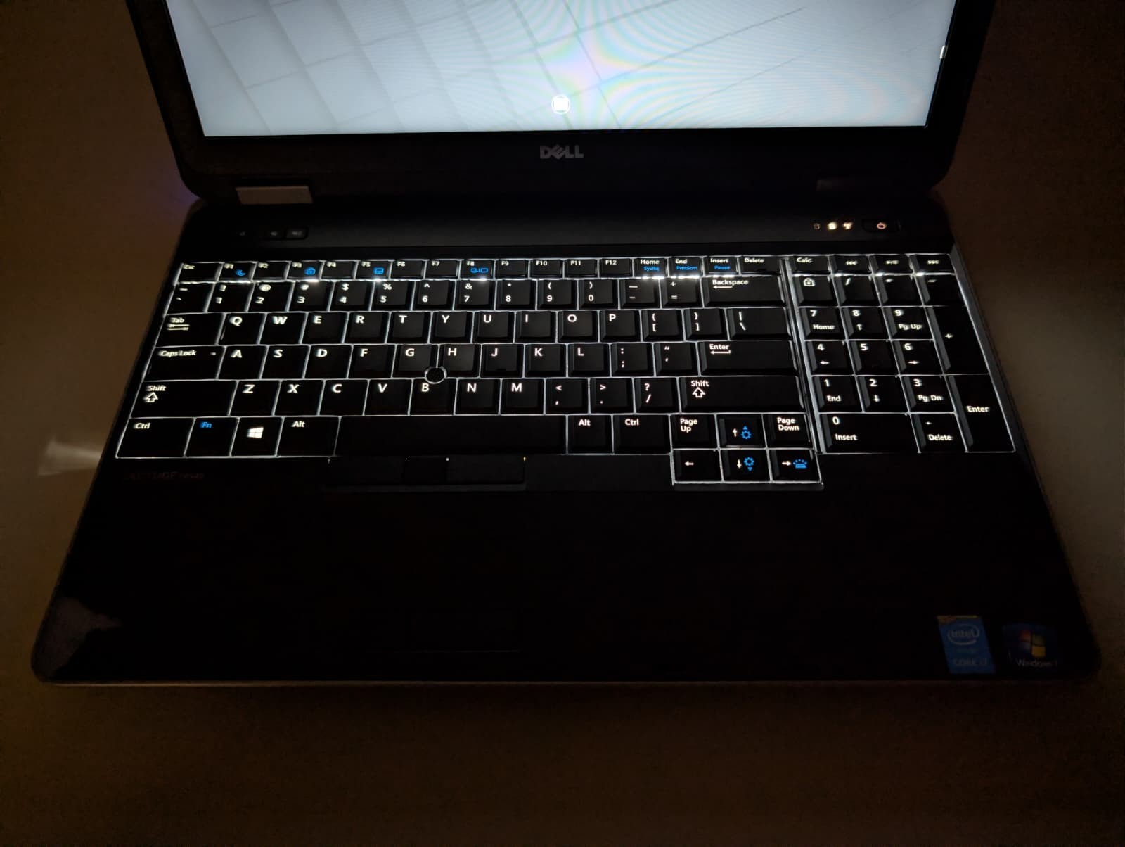 Dell Latitude E6540 | i7 4th Gen 16GB RAM 256GB SSD | AMD Radeon Backlit Linux