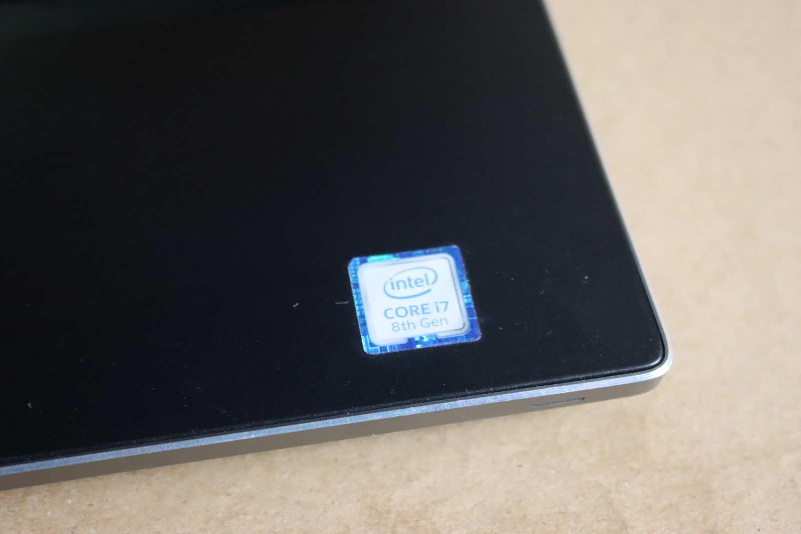 Dell Precision 7530 15.6” 256GB, Intel Core i7 8th Gen., 2.60GHz, 16GB Radeon