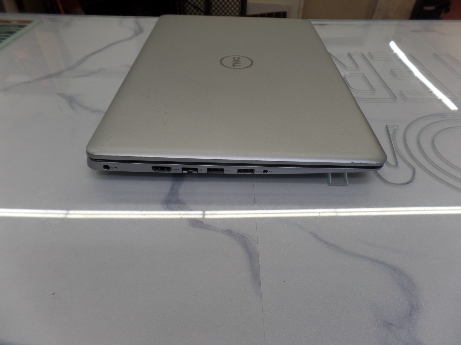 Dell Inspiron 15 5584 15.6″ i5-8265U @1.60GHz 16GB 256GB SSD Win11 1080 FHD