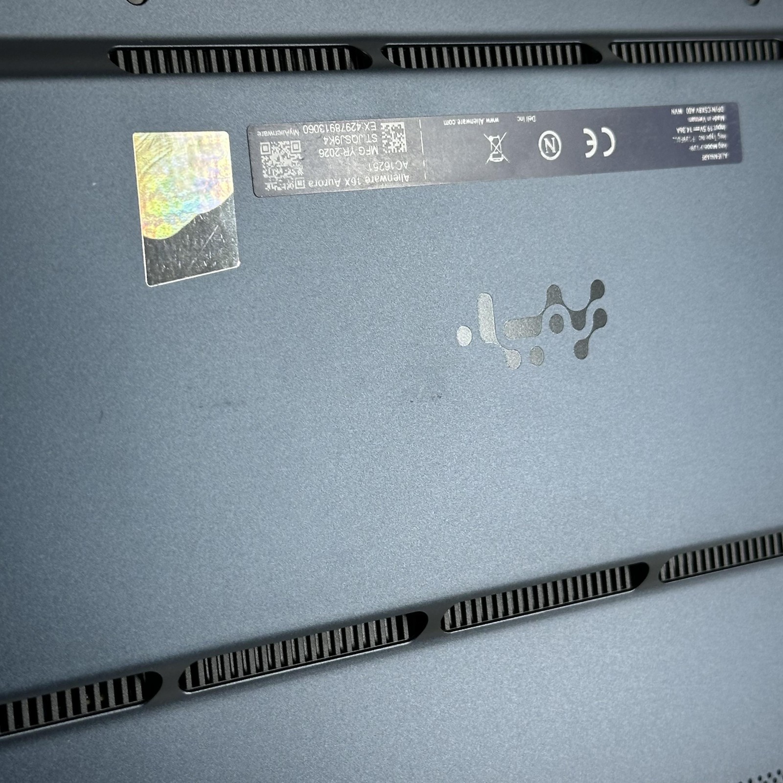 Dell Alienware 16X Aurora 240Hz QHD+ Ultra 7 270HX Plus 32GB 1TB SSD RTX 5070