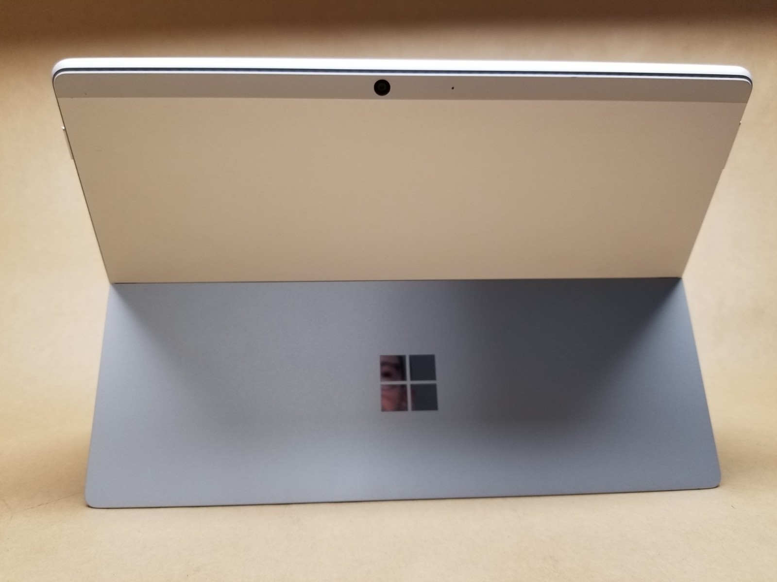 Microsoft Surface Pro 8 LTE (1982) i5-1145G7 – 16GB RAM – 256GB 120Hz – Win 11