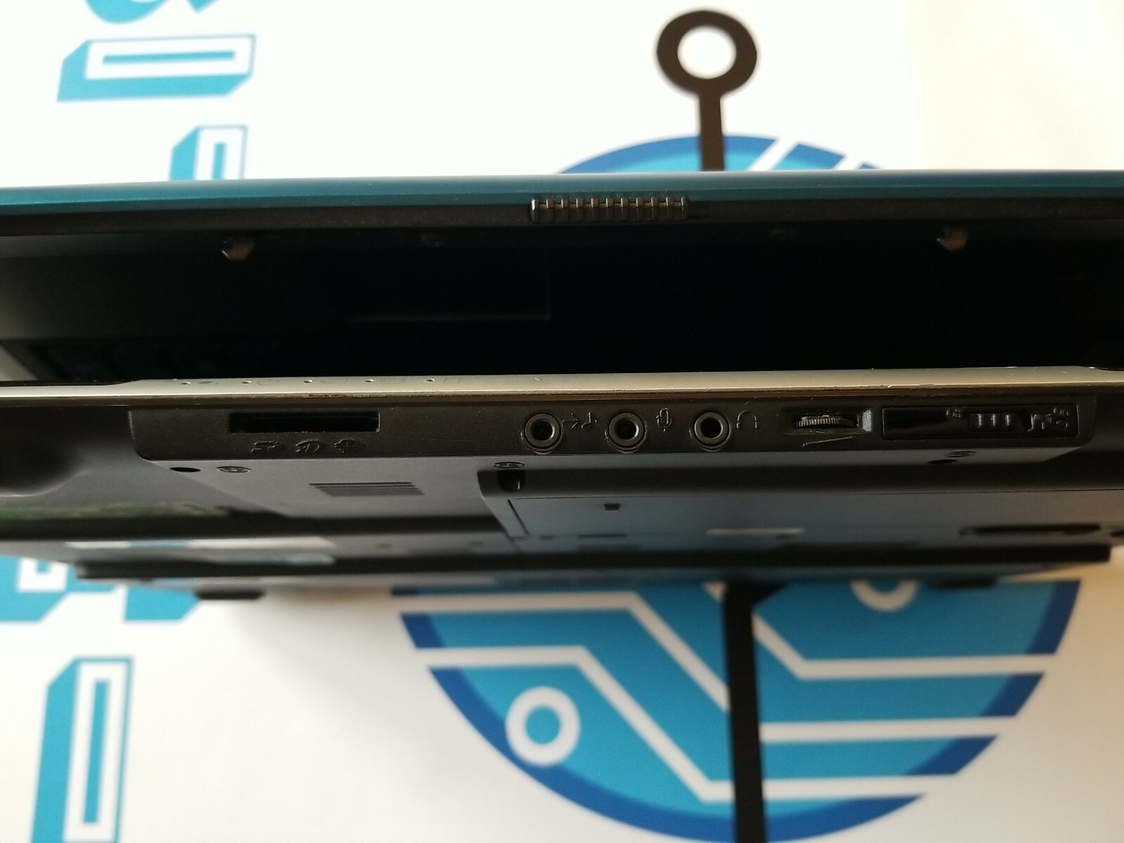 Toshiba Satellite P100 17.1″ Laptop Centrino Duo T2500 2.00GHz 1GB RAM No HD *0W