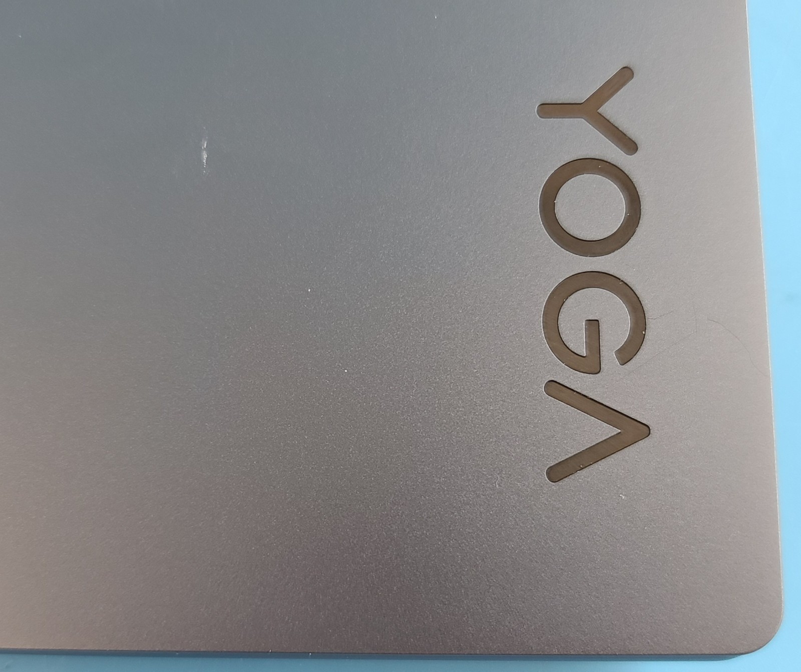 Lenovo Yoga 9 Pro 16IMH9 16″ 3.2k Ultra 9 185H 32GB DDR5 1TB PCI-E SSD RTX 4050