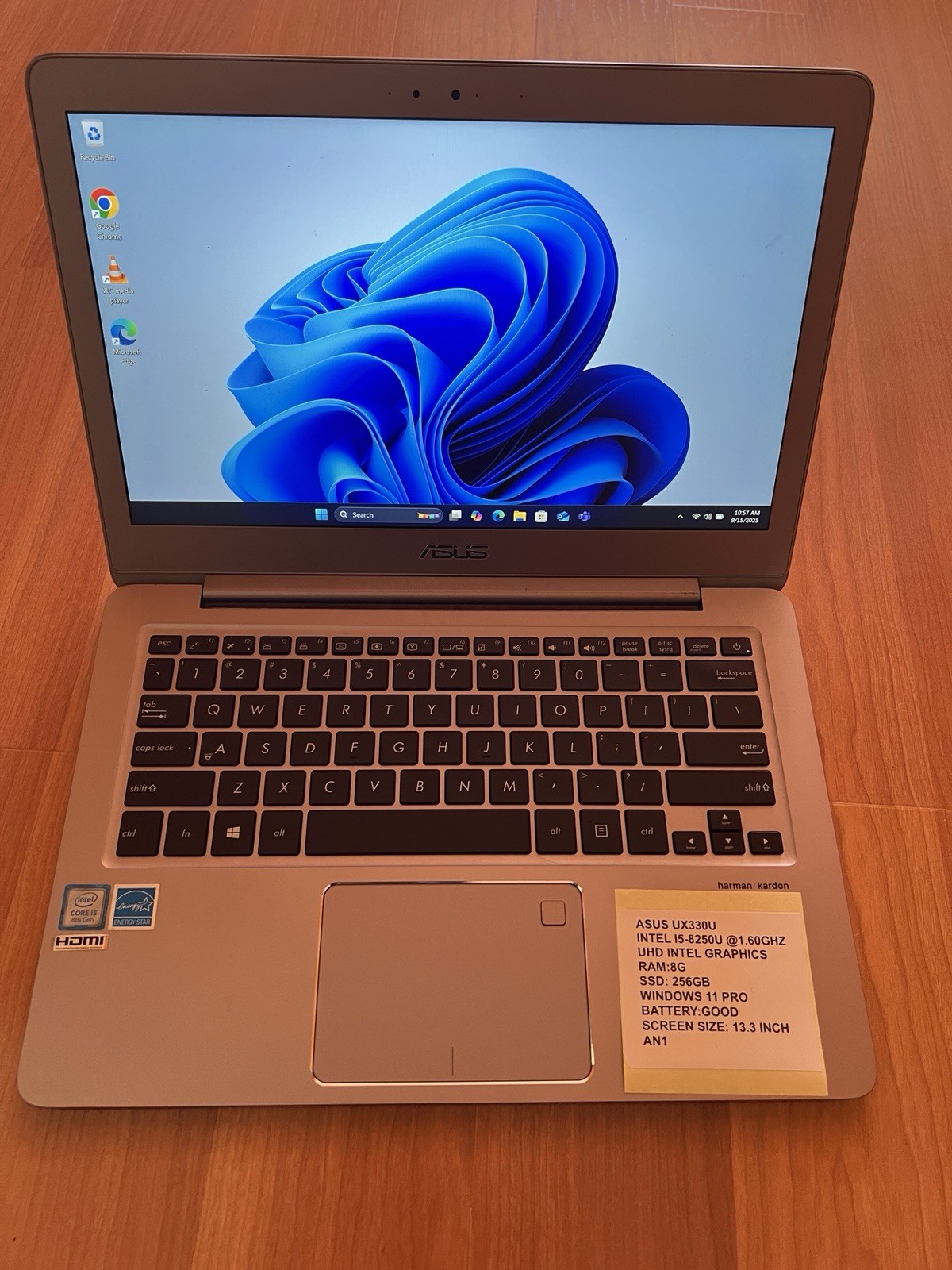 Asus Zen book UX330U I5 8th UHD Graphics,8G,256G SSD,Win11 Pro, 13.3” AN1