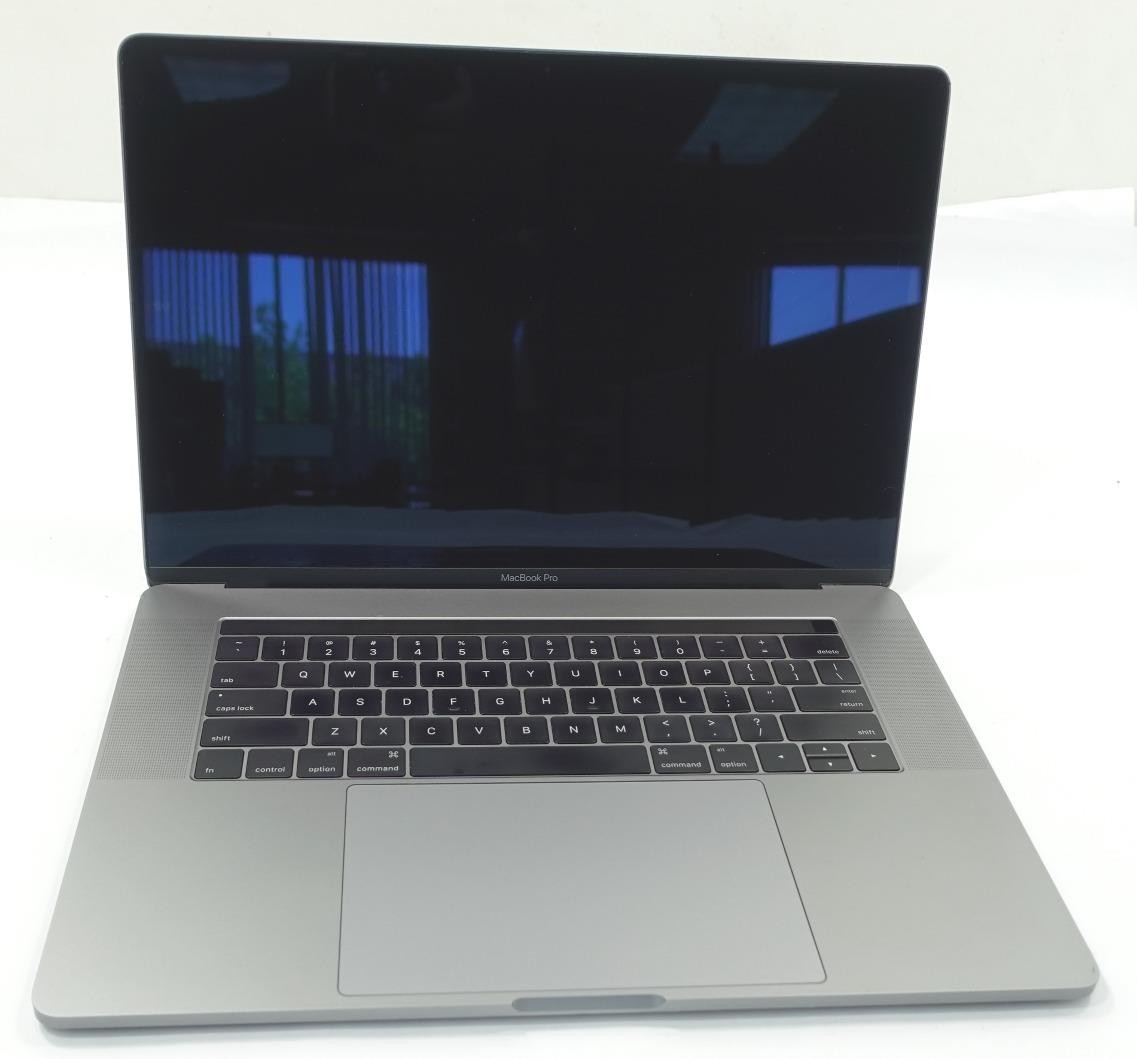 Apple MacBook Pro 2016 A1707 15.4″ Retina i7-6700HQ 16GB 256GB SSD Laptop