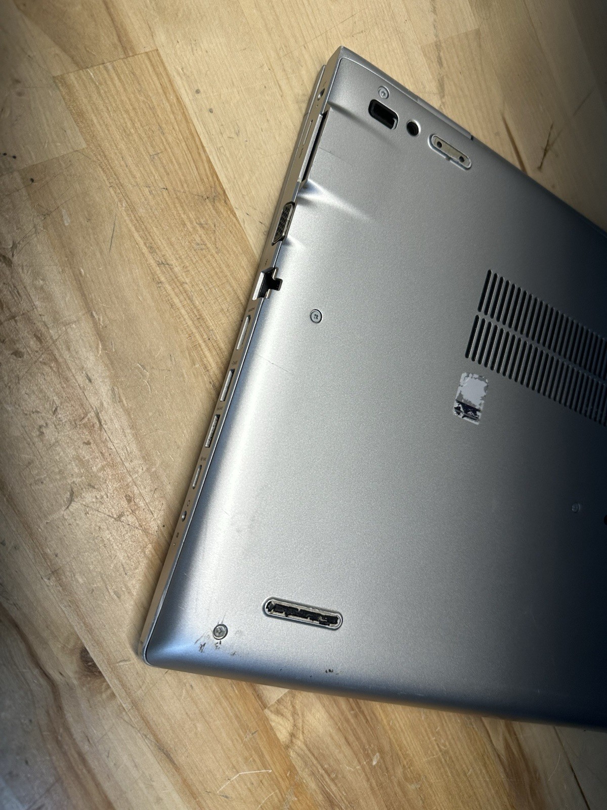 HP ProBook 650 G5 i7-8665U 16GB RAM NO SSD – BROKEN HINGE/FRAME *FOR REPAIR*