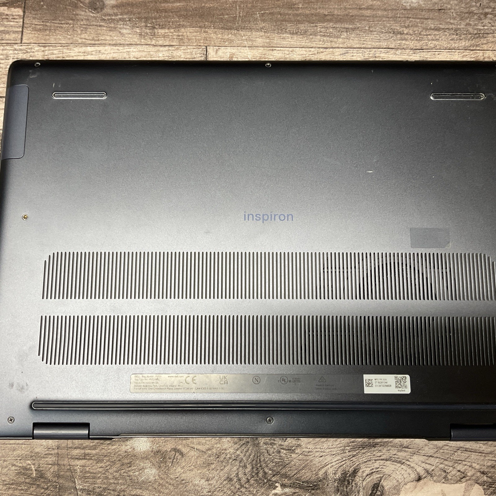 Dell Inspiron 16 7640 2-in-1 / Core Ultra 7 / 32GB / No POST / No SSD / M5