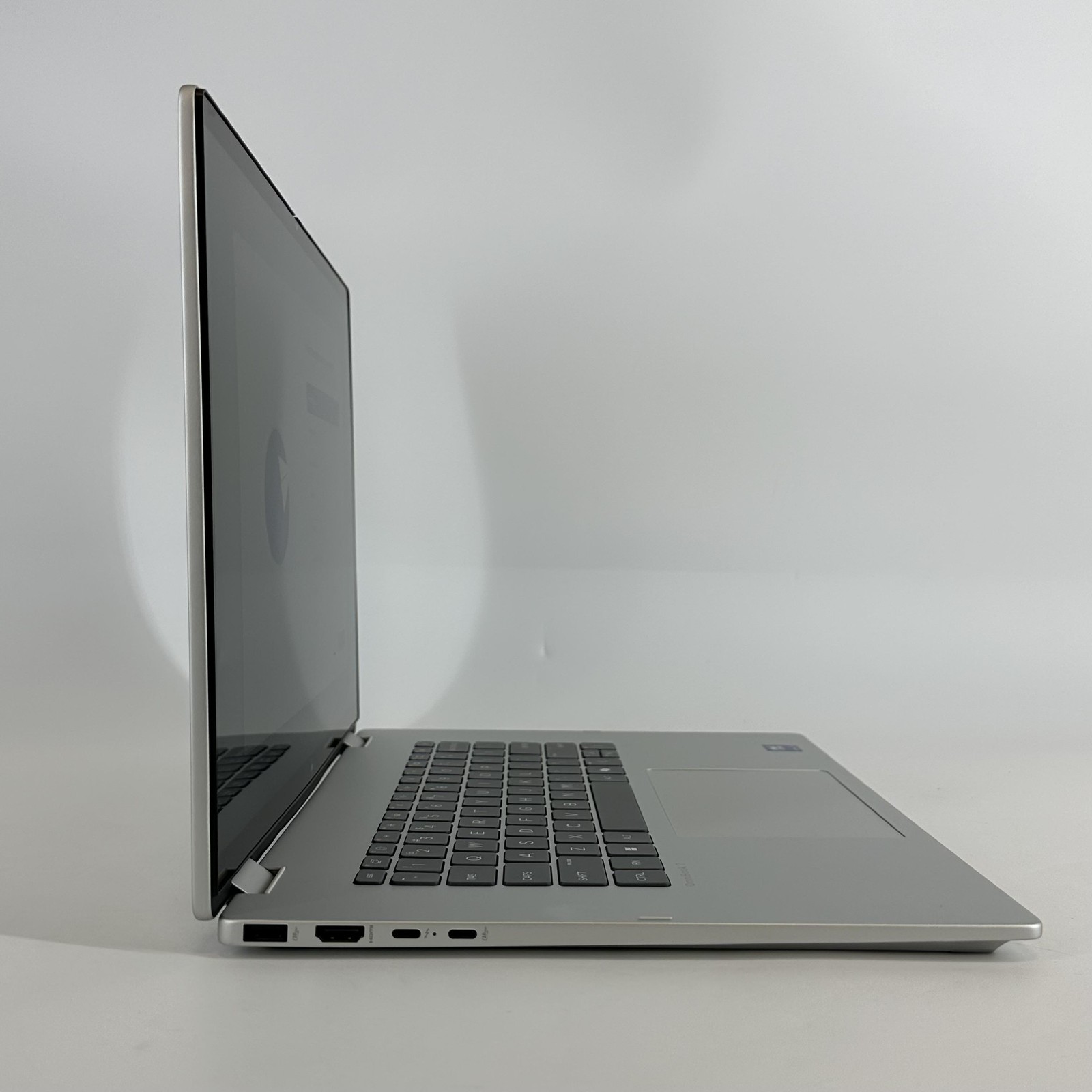 HP OmniBook 7 Flip 2-in-1 16 FHD+ TOUCH 2.1GHz Ultra 5 226V 16GB 512GB LCD BLEED
