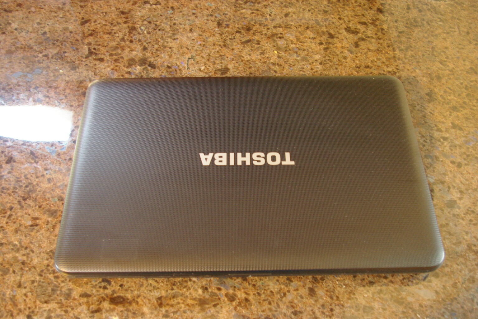 Latest 22H2 Version Windows 10PRO Toshiba C855D AMD E1 1.40GHZ 4GB RAM 320GB HDD