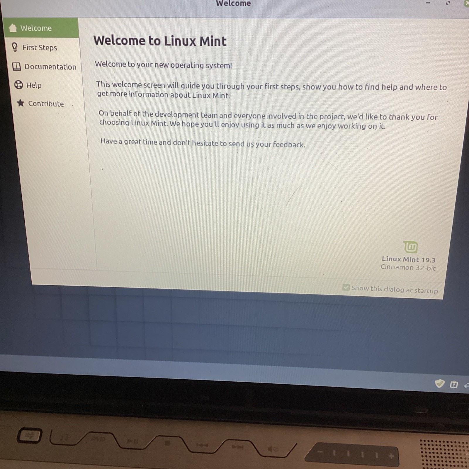 Gateway M-Series Laptop 250GB HD 2.2 GHz Intel Core 2 Duo Processor Linux Mint