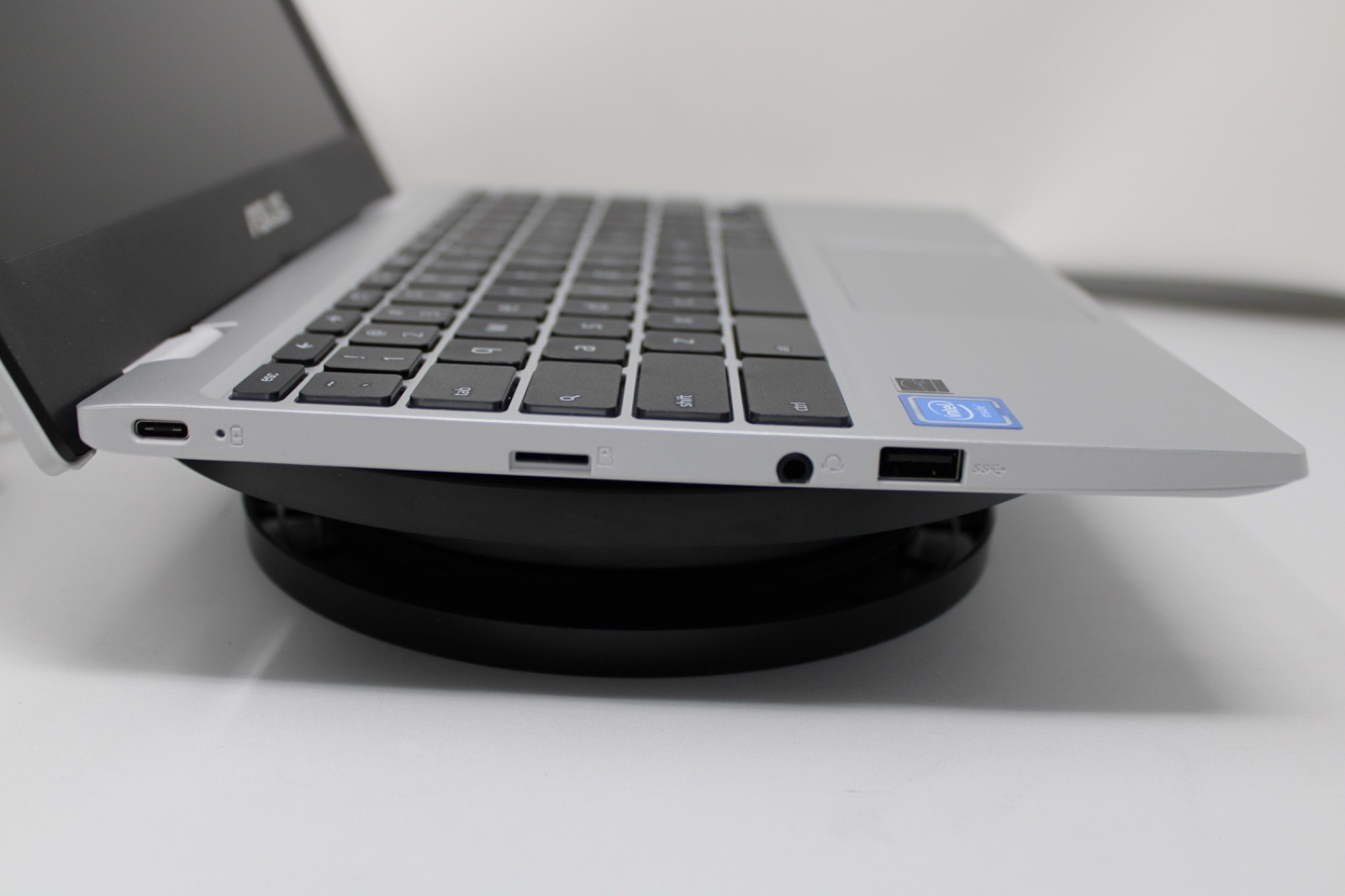 ASUS Chromebook CX1 11.6″ (32GB HDD, Intel Celeron N3350, 1.10 GHz, 4GB)…