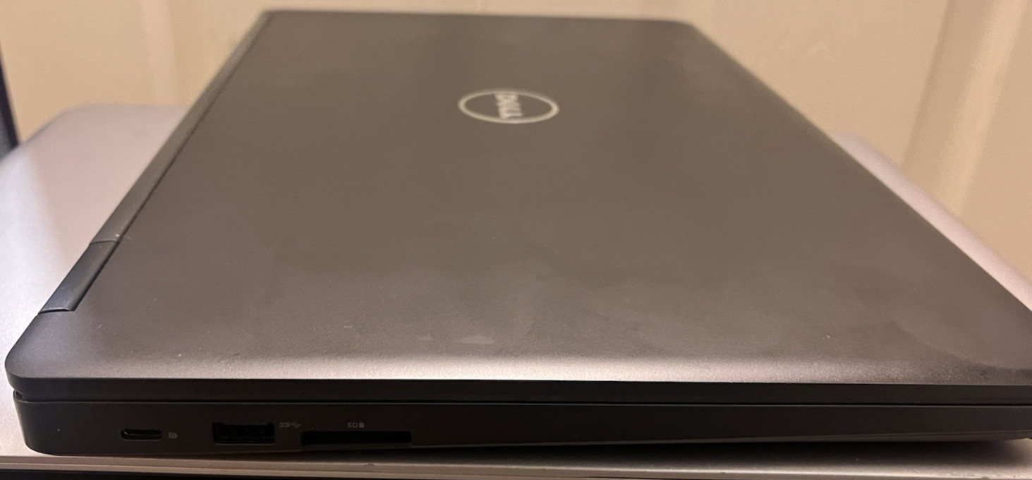 Dell 5580 2.90GHz Quad- i7 7820HQ/8GB/256GB SSD/15.6″ FHD/Webcam/BT