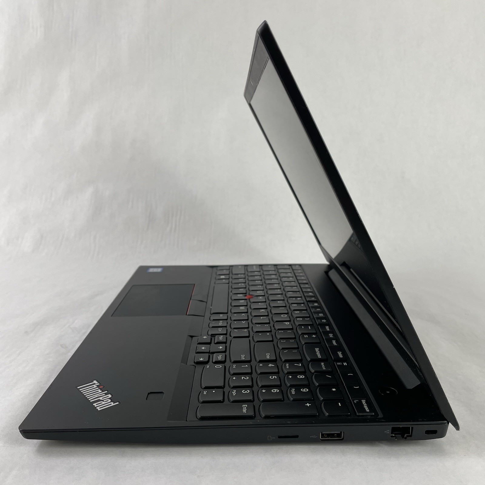 Lenovo ThinkPad E580 15.6″ i5-7200U 2.50 GHz 8 GB RAM No SSD No OS No AC