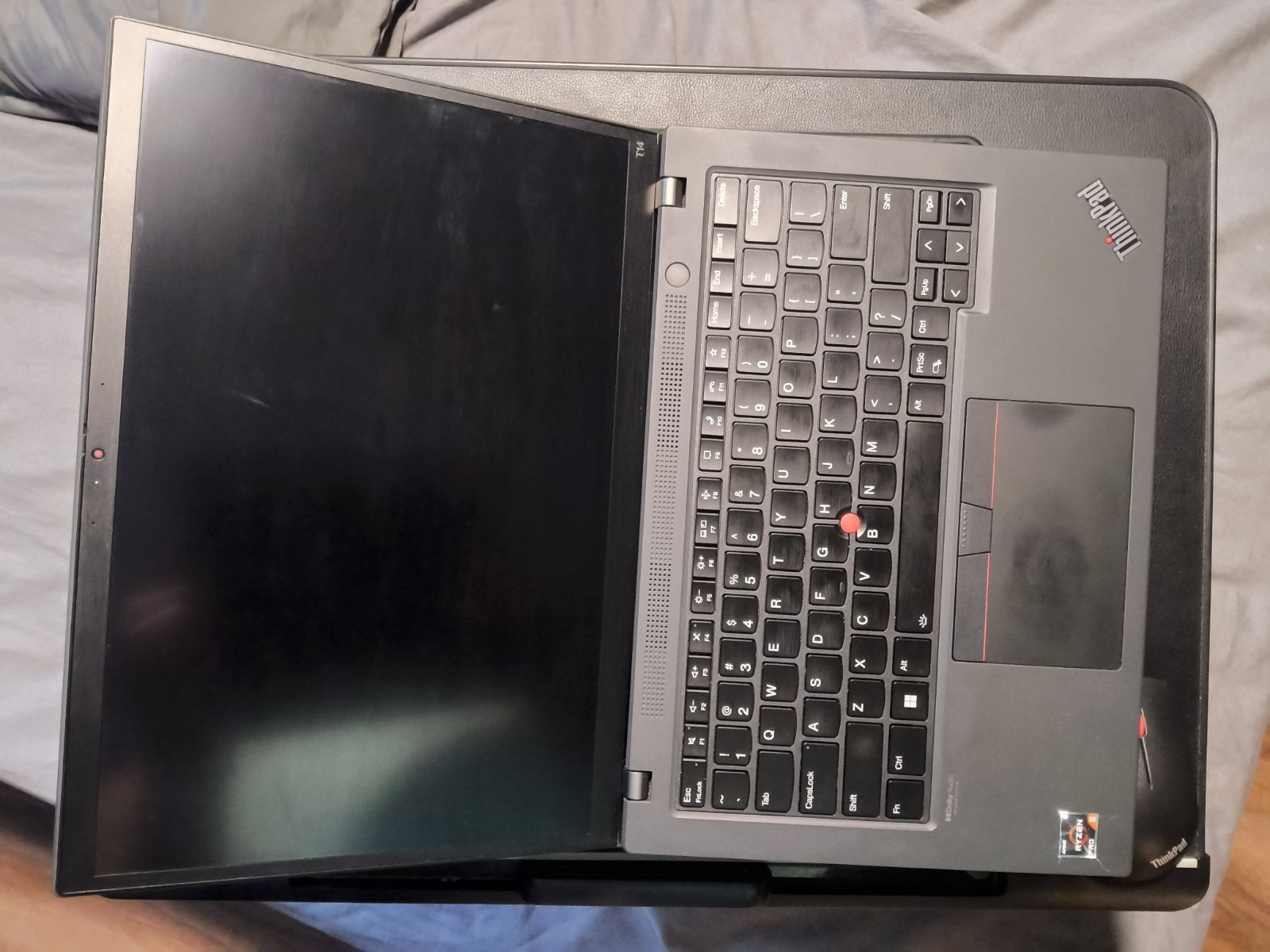 Lenovo ThinkPad T14 Gen 3 14″ 512 GB SSD 16 GB RAM Ryzen 5 Pro 6650U (+ mouse)