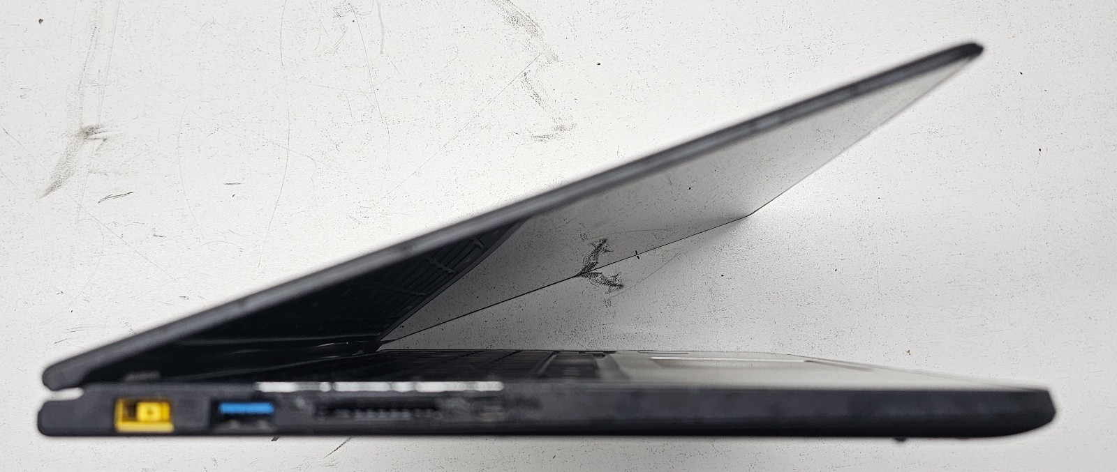 Lenovo Yoga 2 11 Laptop Intel Pentium N3520 4GB Ram 500GB HDD NO OS (FL)
