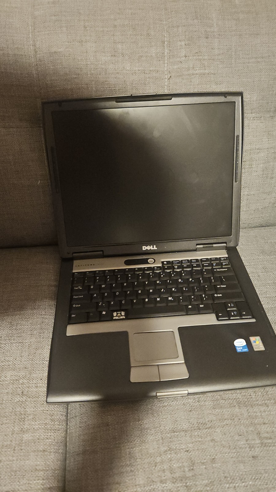 Dell Latitude D520 Laptop Core 2 Duo 1.66GHz No Hard Drive Untested