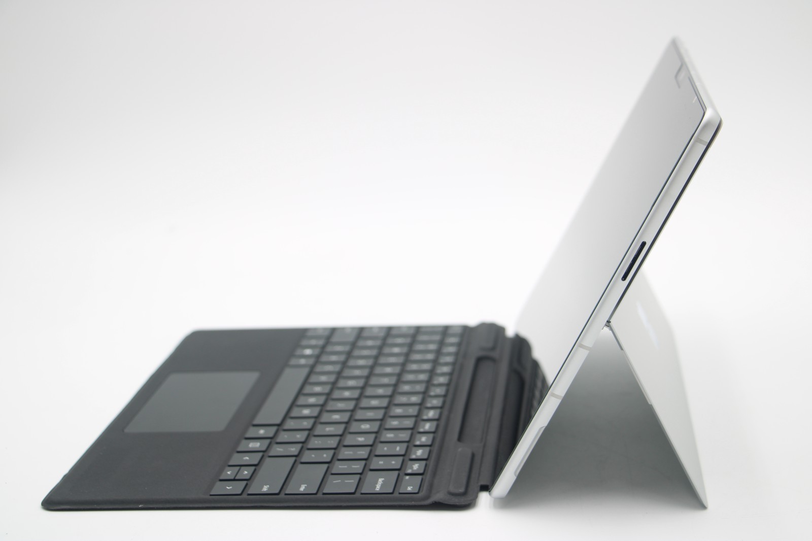 Microsoft Surface Pro 10 Cellular 5G *2.10GHz Ultra 5 / 16GB / 512GB SSD/97% BH*