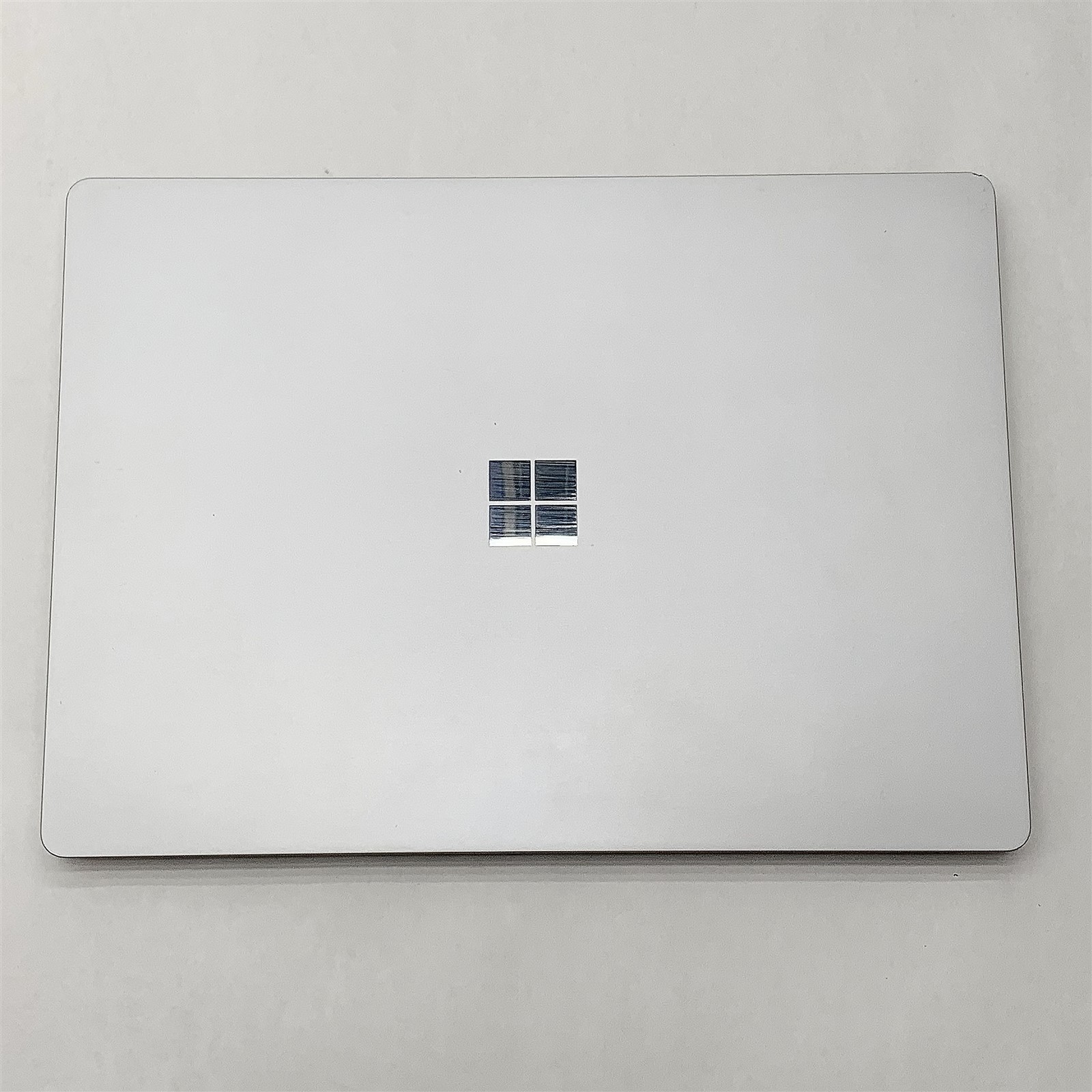 Microsoft Surface Laptop Intel Core i7 7660U 2.50GHZ 13.3″ 16GB 512GB Windows 10